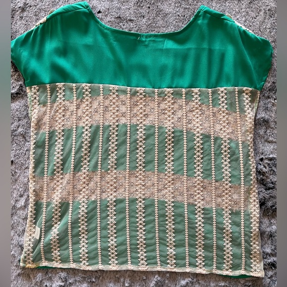Gianni Bini Cream Lace & Kelly Green Lightweight Top, Sleeveless Medium GUC - Picture 6 of 13